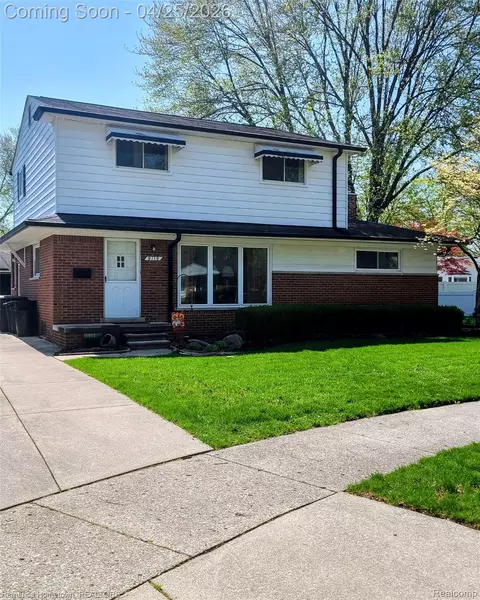 9119 Montana Ct, Livonia, MI 48150