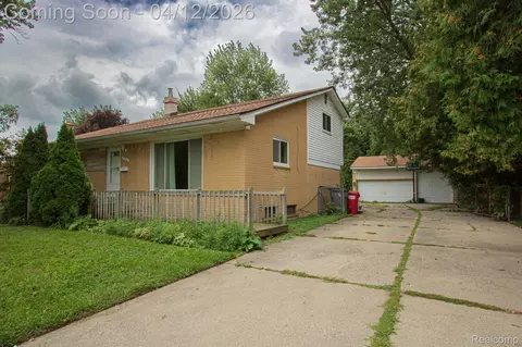 35501 Griswald St, Clinton Township, MI 48035