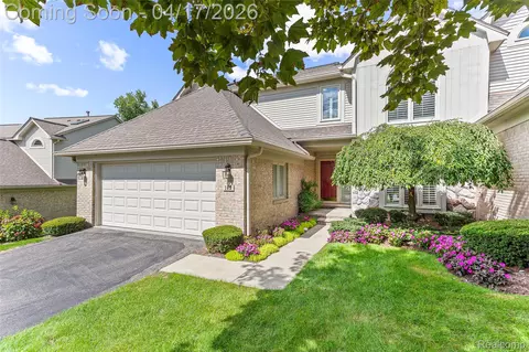 109 Hampton Ct #17, Northville, MI 48168