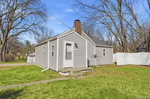 2335 Holmes Rd, Ypsilanti, MI 48198