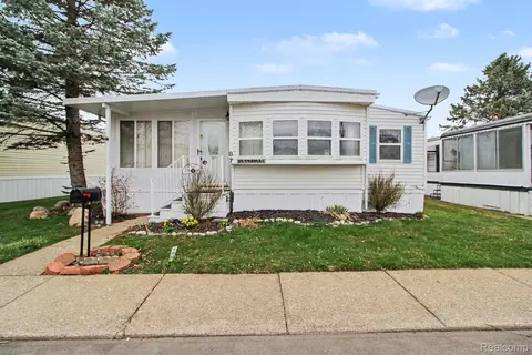 39500 Warren Rd #87, Canton, MI 48187