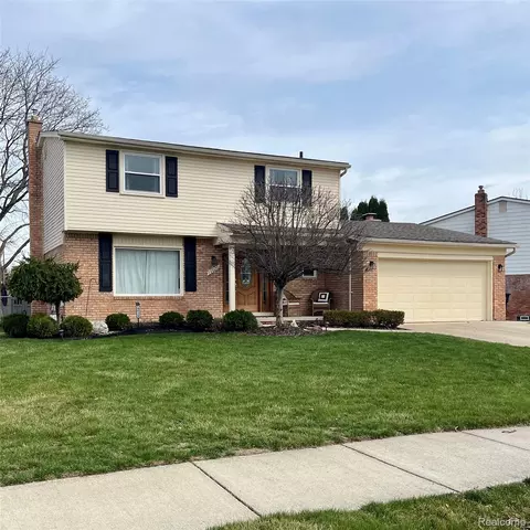 19020 Fairway St, Livonia, MI 48152