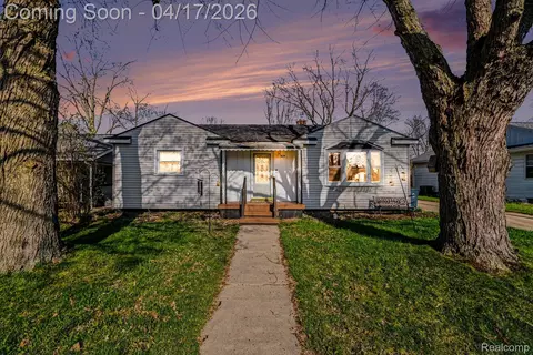 325 Viet St, Davison, MI 48423