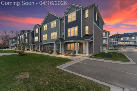 2934 Artemis, Troy, MI 48085