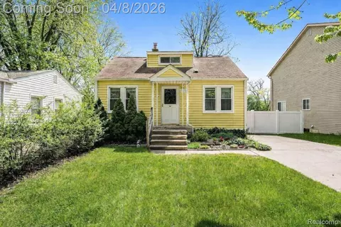 19134 Angling St, Livonia, MI 48152