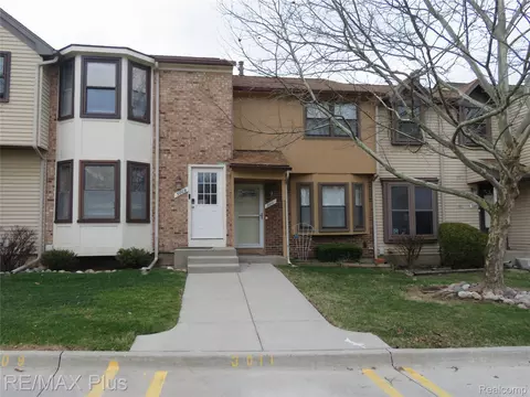 3011 Debra Ct, Auburn Hills, MI 48326