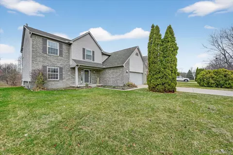 1029 White Trl, Wixom, MI 48393