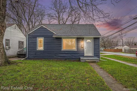 6602 Banner St, Taylor, MI 48180