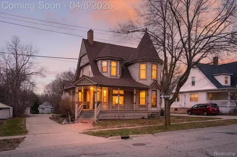 221 N Cherry St, Flushing, MI 48433