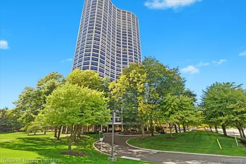 5000 Town Ctr #408, Southfield, MI 48075