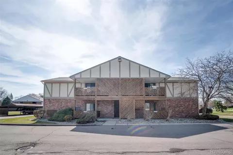 16432 Clarkson Dr #61, Fraser, MI 48026