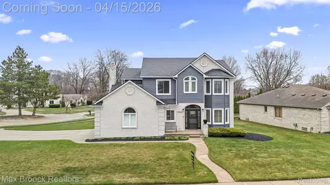 33160 Wendy Dr, Sterling Heights, MI 48310