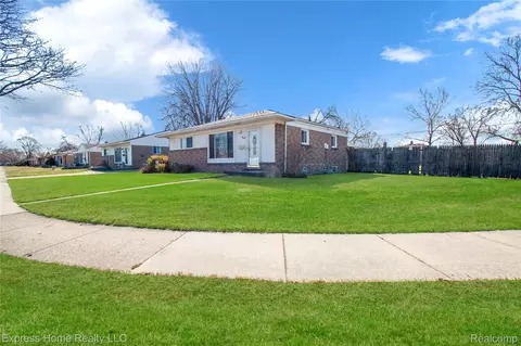 11808 Mckinley Dr, Warren, MI 48089