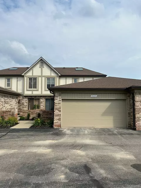 49234 Alma Ct, Shelby Township, MI 48315