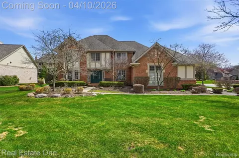 10312 Millwood Dr, Plymouth, MI 48170