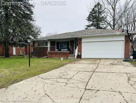 5448 Fern Ave, Grand Blanc, MI 48439