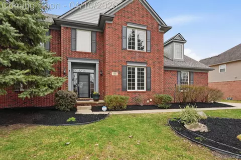 300 E Canford Park, Canton, MI 48187