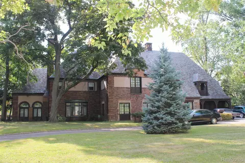 17815 Hamilton Rd, Highland Park, MI 48203
