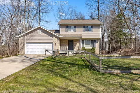 7545 Herbst Rd, Genoa, MI 48114