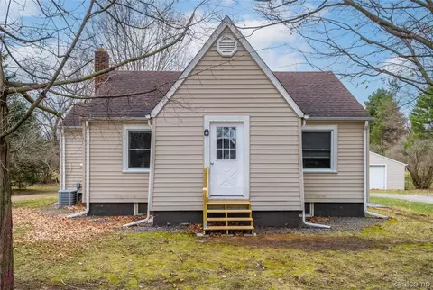 8219 N Genesee Rd, Mount Morris, MI 48458