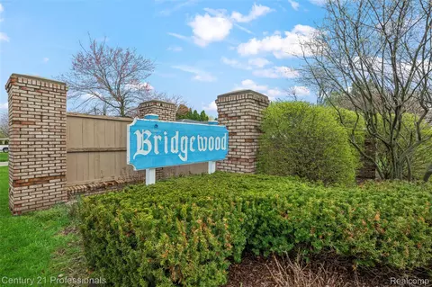 39349 Cadborough Dr, Clinton Township, MI 48038