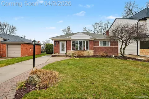 2710 Dorchester Rd, Birmingham, MI 48009