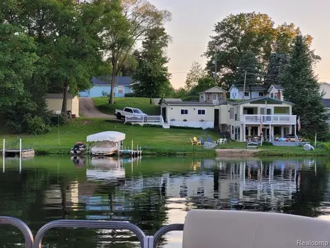 331 N Crooked Lake Dr, Garfield, MI 48632