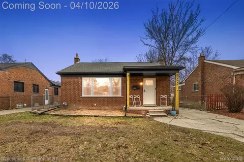 24658 Roanoke Ave, Oak Park, MI 48237