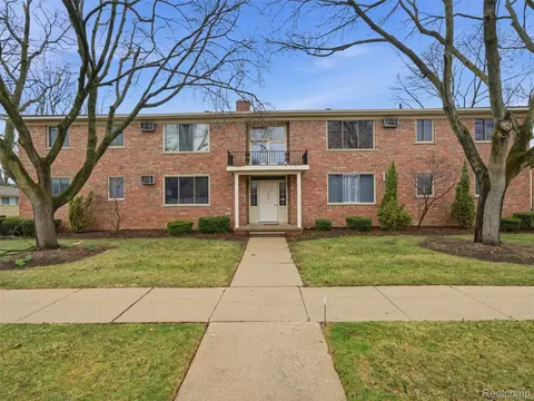 4625 Leafdale Ave #2B, Royal Oak, MI 48073