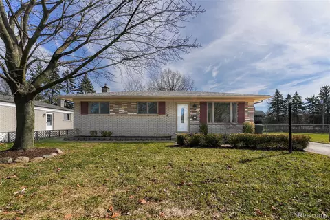 2632 Downey Dr, Troy, MI 48083