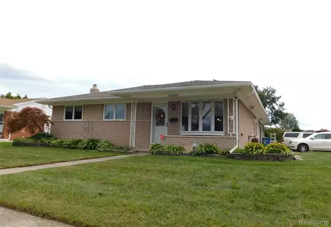 30324 Glenwood Cir, Warren, MI 48088