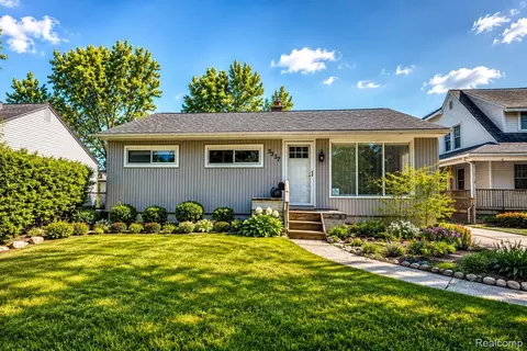 3317 Normandy Rd, Royal Oak, MI 48073