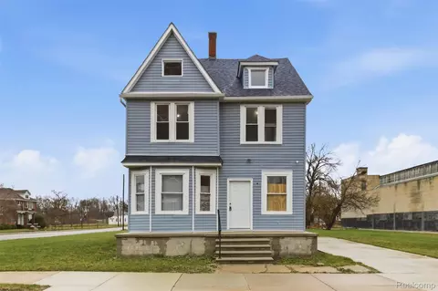 3109 E Canfield St, Detroit, MI 48207