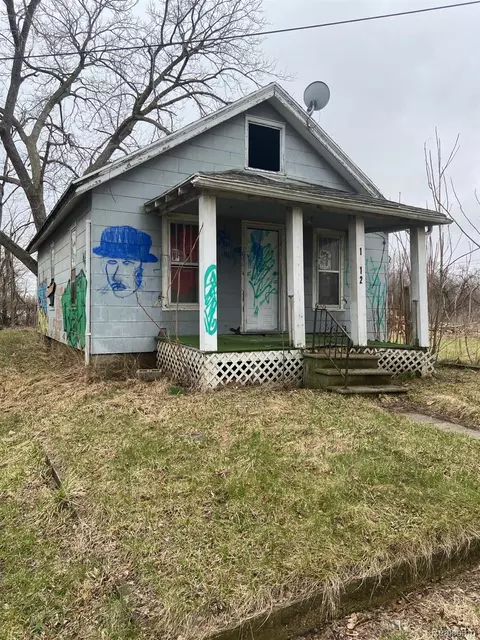 1912 Thom St, Flint, MI 48506