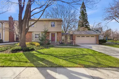 926 Abbey St, Birmingham, MI 48009