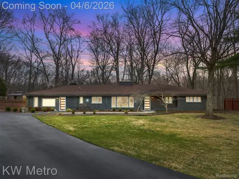 25500 Waycross, Southfield, MI 48033