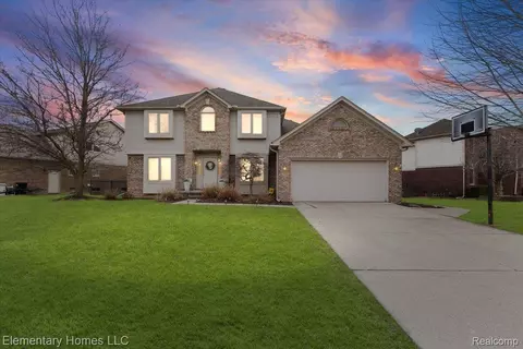 53260 Forestglade Dr, Chesterfield, MI 48047