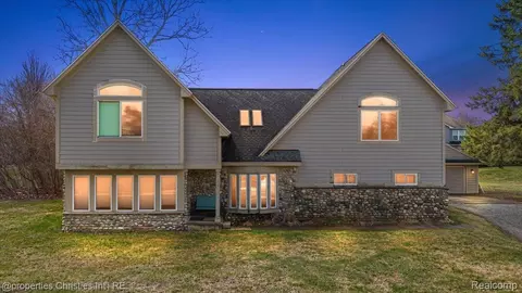 5863 Clarkston Rd, Independence, MI 48348