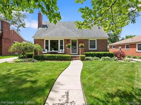 2335 Hawkins Ave, Royal Oak, MI 48073