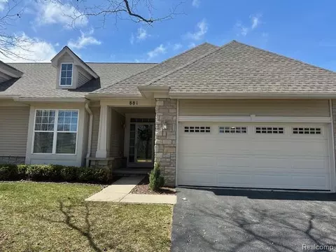 881 Stony Lake Ct, Oxford, MI 48371