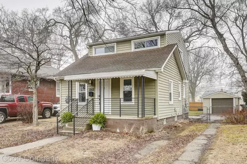 1060 W Hazelhurst St, Ferndale, MI 48220