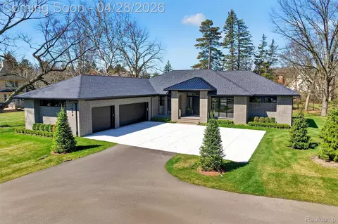 7004 Franklin Rd, Bloomfield Hills, MI 48301