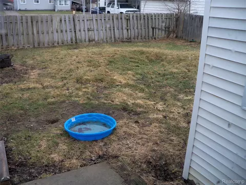 Exterior - 413 E Hemphill Rd, Flint, MI 48507 photo 3 of 3