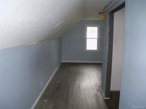 Entry Way - 413 E Hemphill Rd, Flint, MI 48507 photo 1 of 1