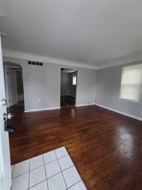 Living - 5852 Beech Daly Rd, Taylor, MI 48180 photo 1 of 1