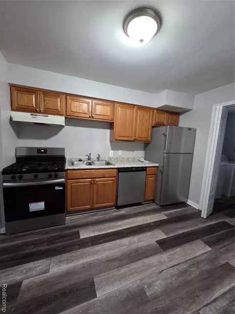 Kitchen - 5852 Beech Daly Rd, Taylor, MI 48180 photo 2 of 2