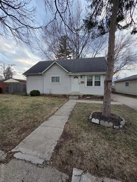5852 Beech Daly Rd, Taylor, MI 48180