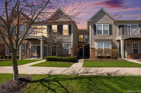269 Wright St #67, Wixom, MI 48393