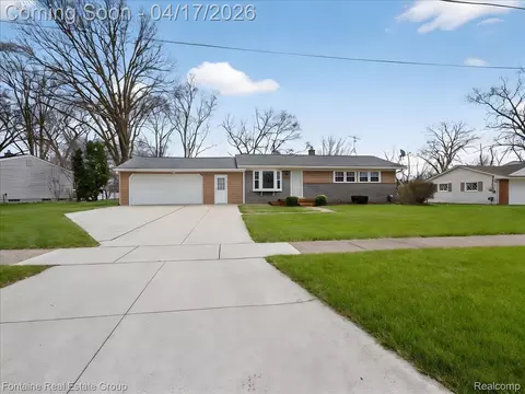 1274 Nancywood Dr, Waterford, MI 48327