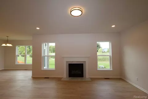 Living - 51178 Ottawa Dr, Canton, MI 48187 photo 1 of 5